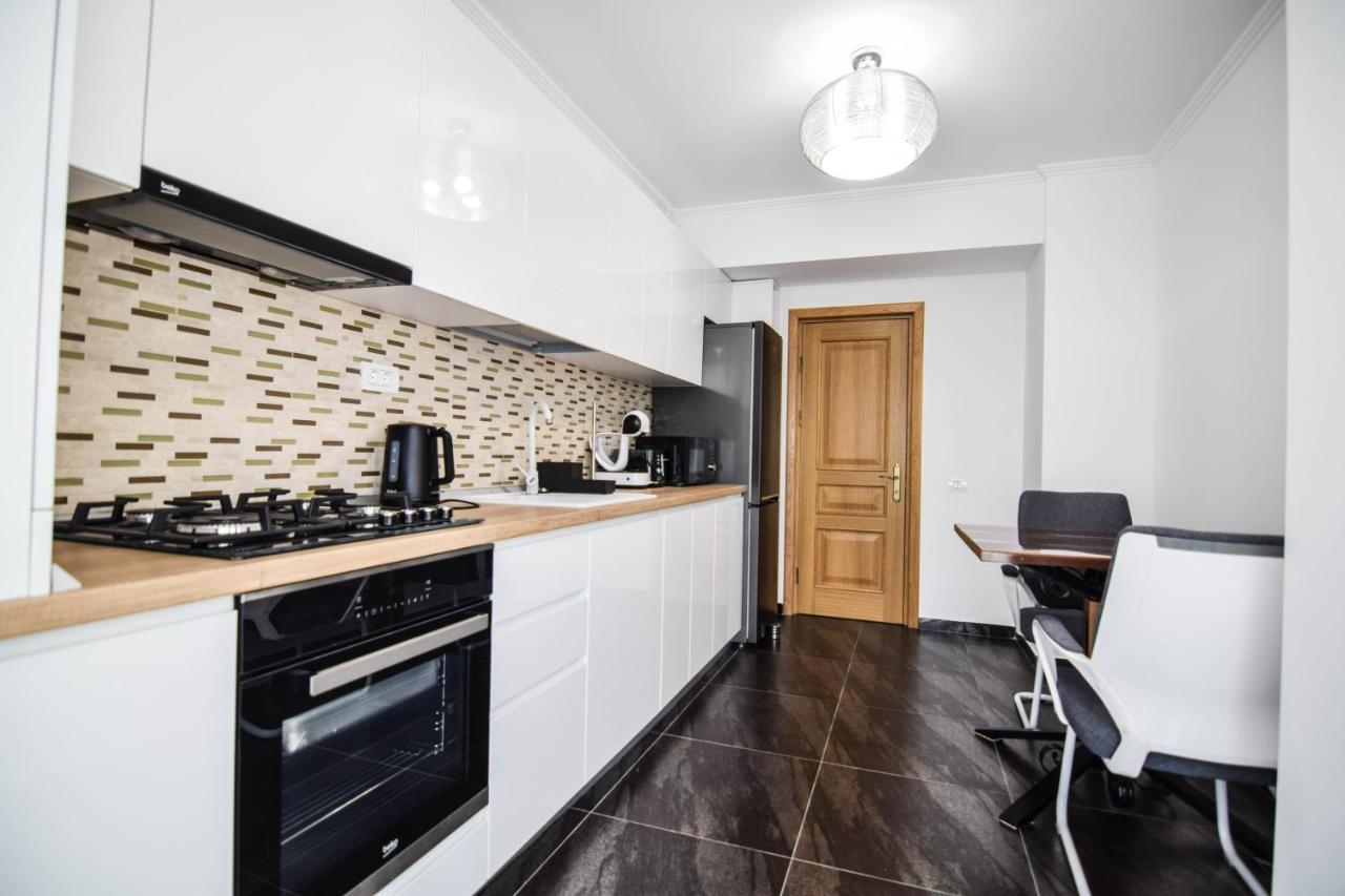 Apart Hotel Victor Мамая Екстериор снимка