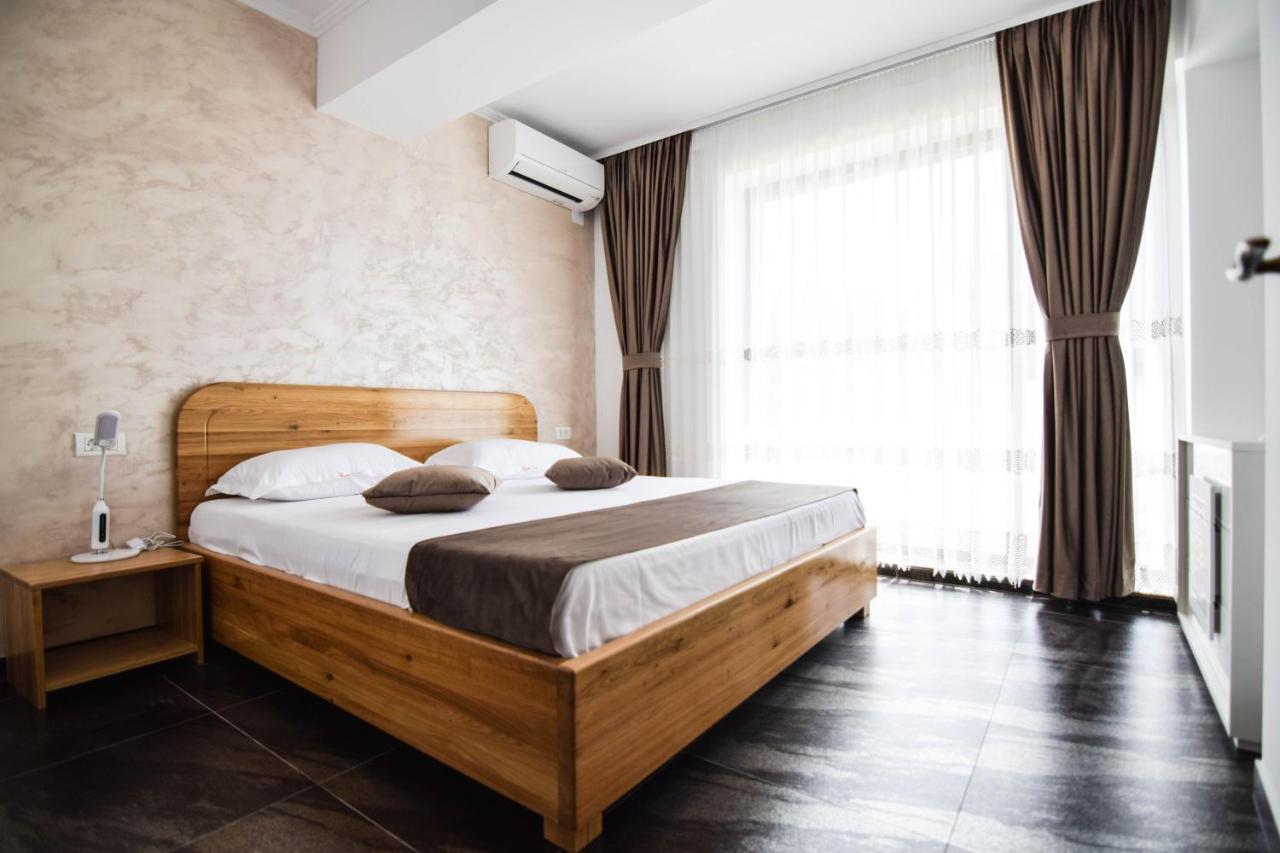 Apart Hotel Victor Мамая Екстериор снимка