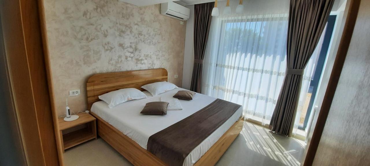 Apart Hotel Victor Мамая Екстериор снимка