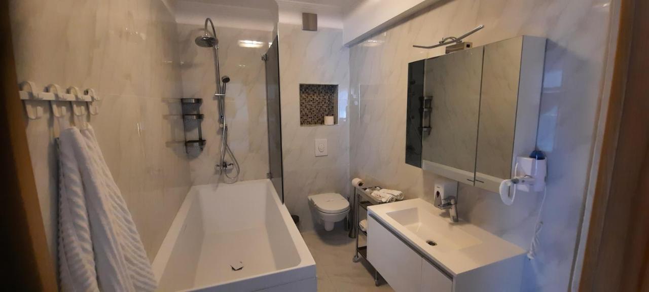 Apart Hotel Victor Мамая Екстериор снимка