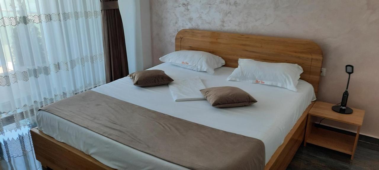 Apart Hotel Victor Мамая Екстериор снимка