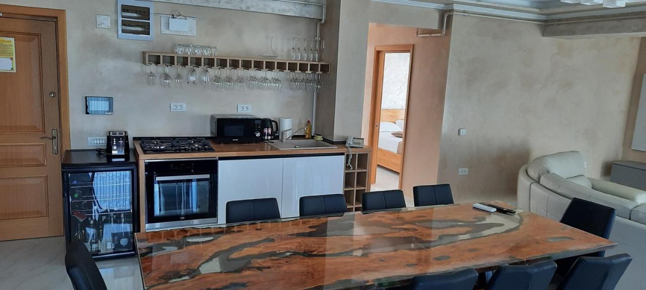 Apart Hotel Victor Мамая Екстериор снимка